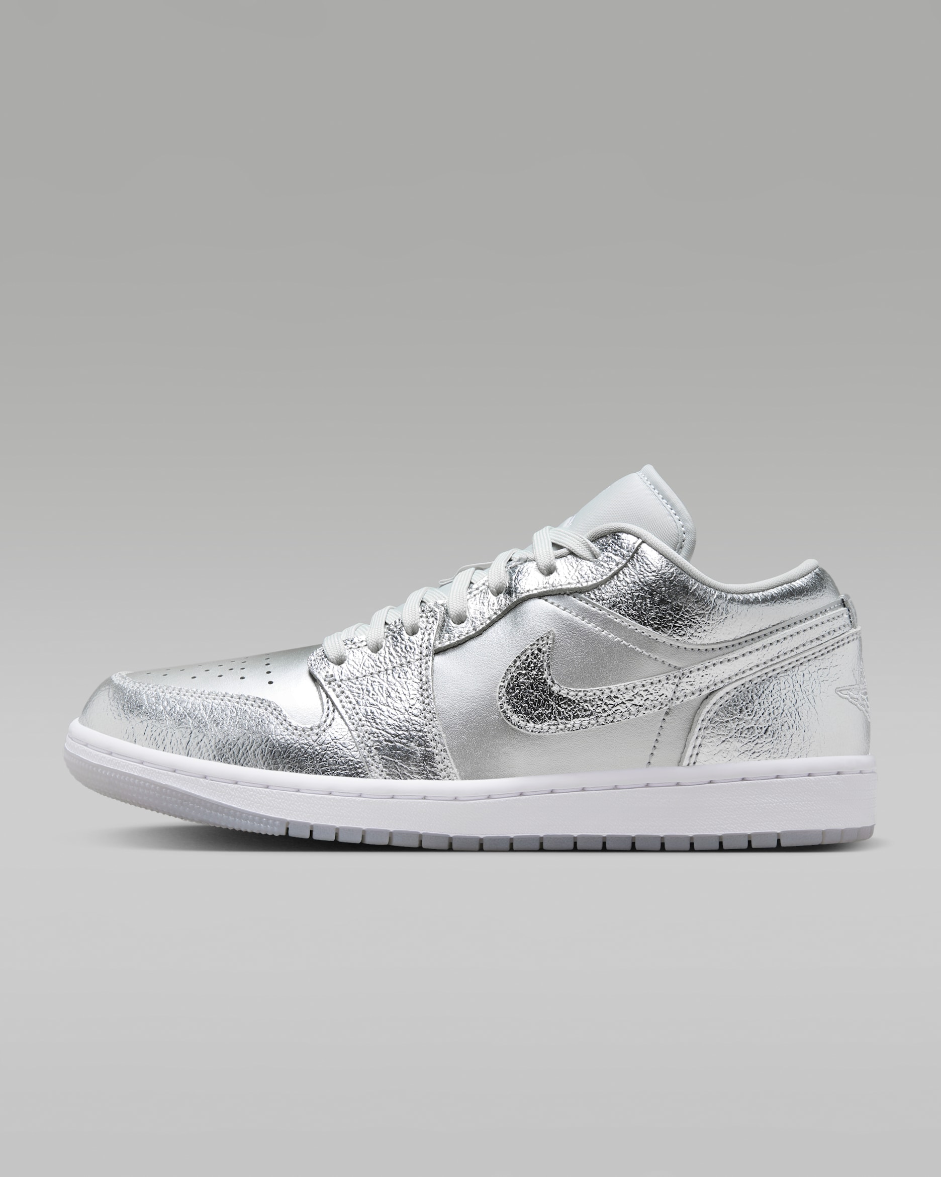 WMNS Air Jordan1 Low SE メタリックシルバー28.5センチ 10/28発売｜Nike Women's Air Jordan 1 Low SE 